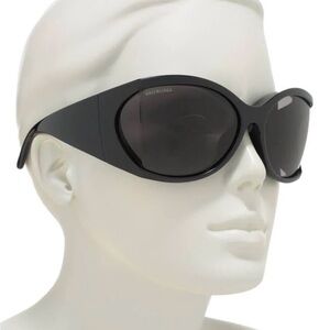 Balenciaga 72MM square wrap sunglasses 🕶️